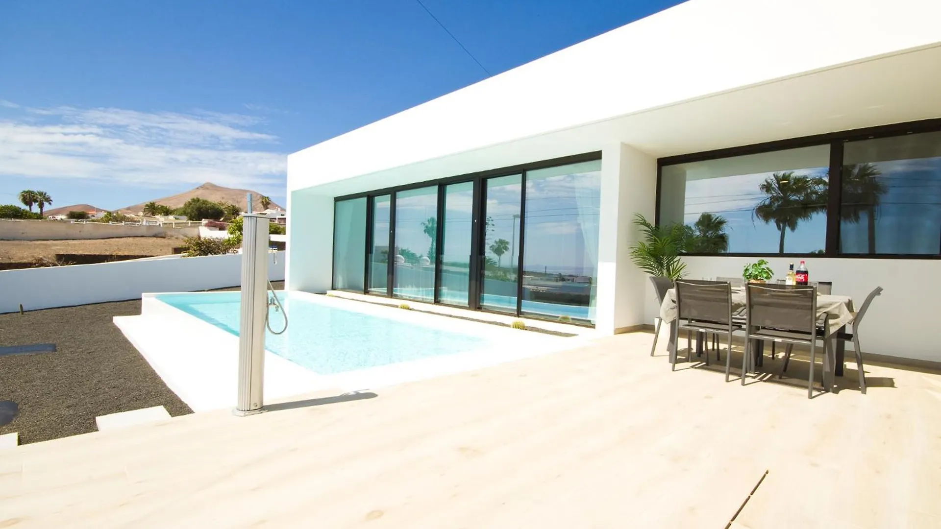 Villa Mendoza - By Az Rentals Guime