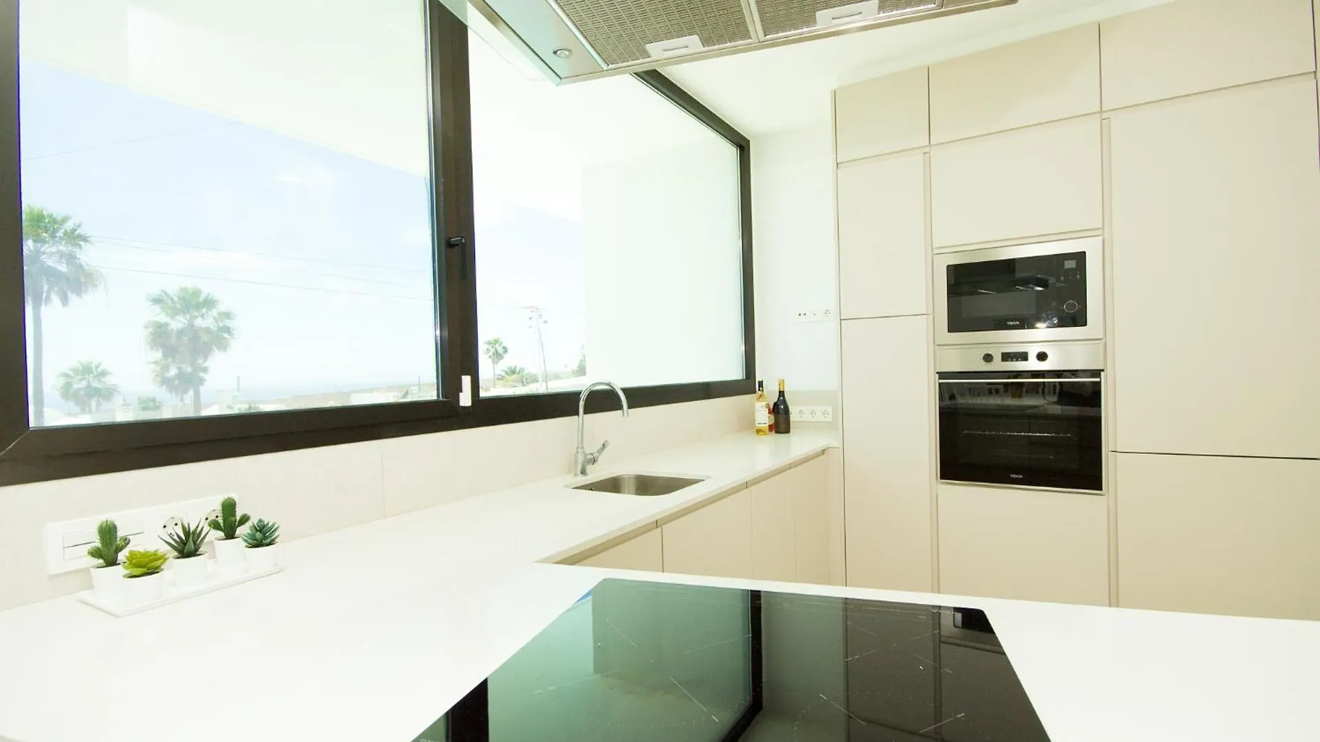 Villa Mendoza - By Az Rentals Guime