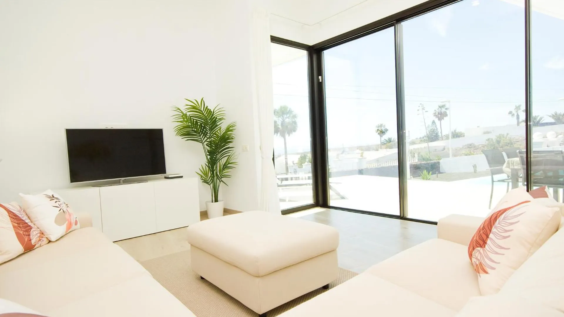 Villa Mendoza - By Az Rentals Guime