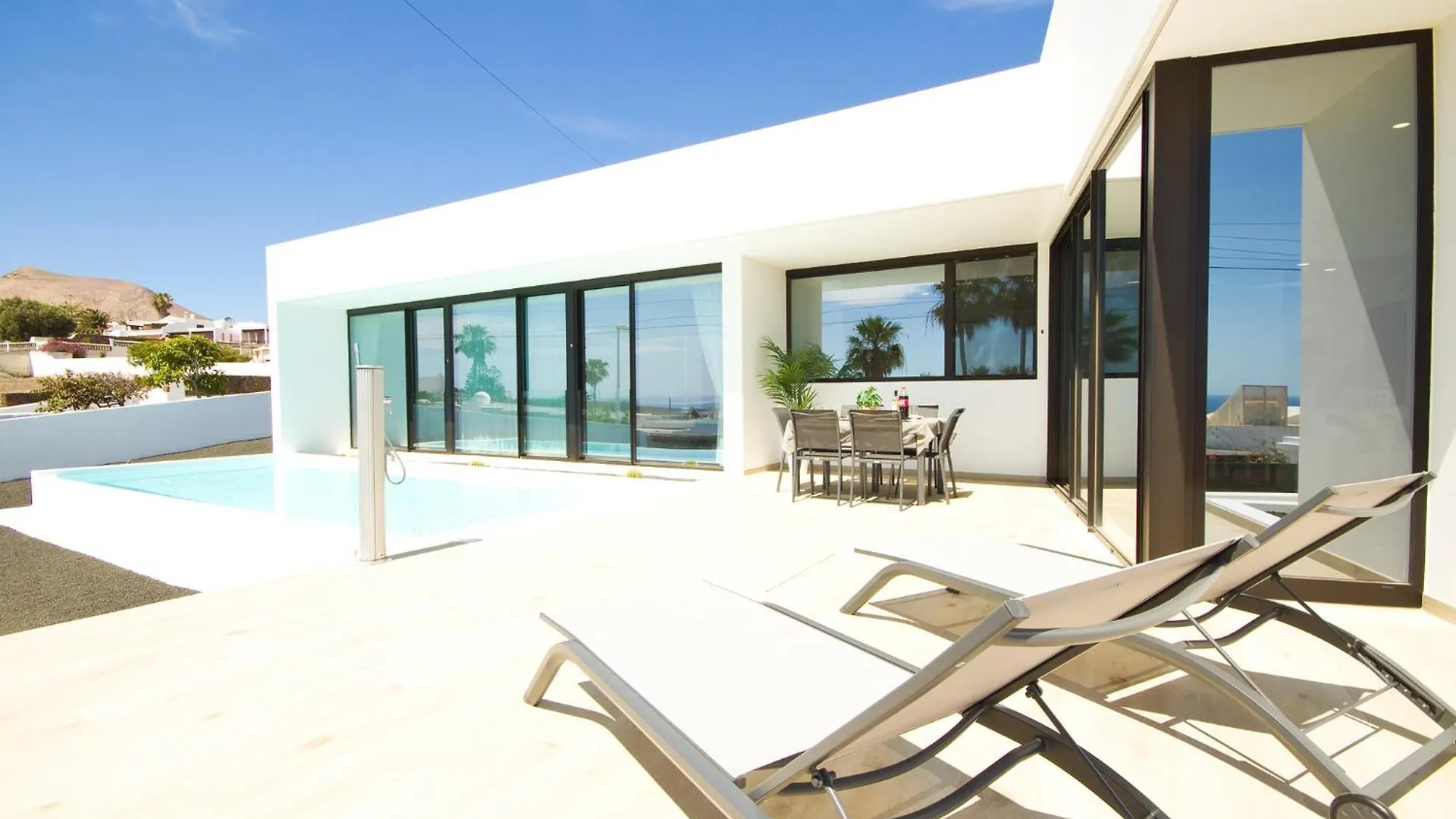 Villa Mendoza - By Az Rentals Guime
